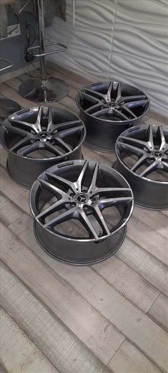 Mercedes-benz Amg desing,Borbet gyártású eredeti cikkszámos!Újszerű!!TPMS szenzor jár hozzá! 4. kép