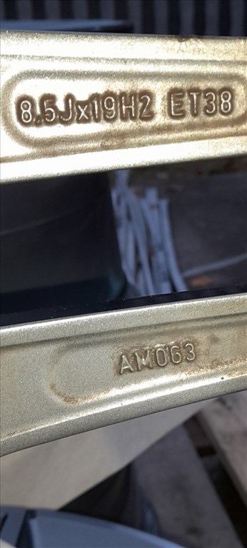 Mercedes-benz Amg desing,Borbet gyártású eredeti cikkszámos!Újszerű!!TPMS szenzor jár hozzá! 7. kép