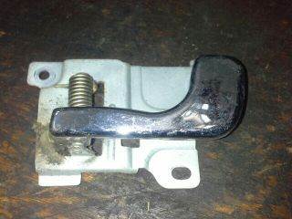 Mitsubishi Galant III Bal hátsó Belső Kilincs *68260*