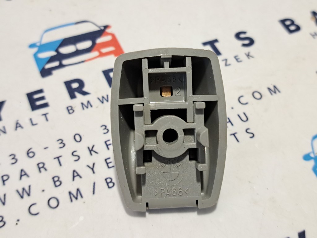 BMW E81 E82 E87 F45 F46 E92 F30 F31 F34 F35 F80 F32 F36 F82 E60 F10 F06 F13 F01X1 X3 X4 X5 X6 sedan touring szürke napellenzõ rögzítõ tartó fül konzol tetõkárpit 2. kép