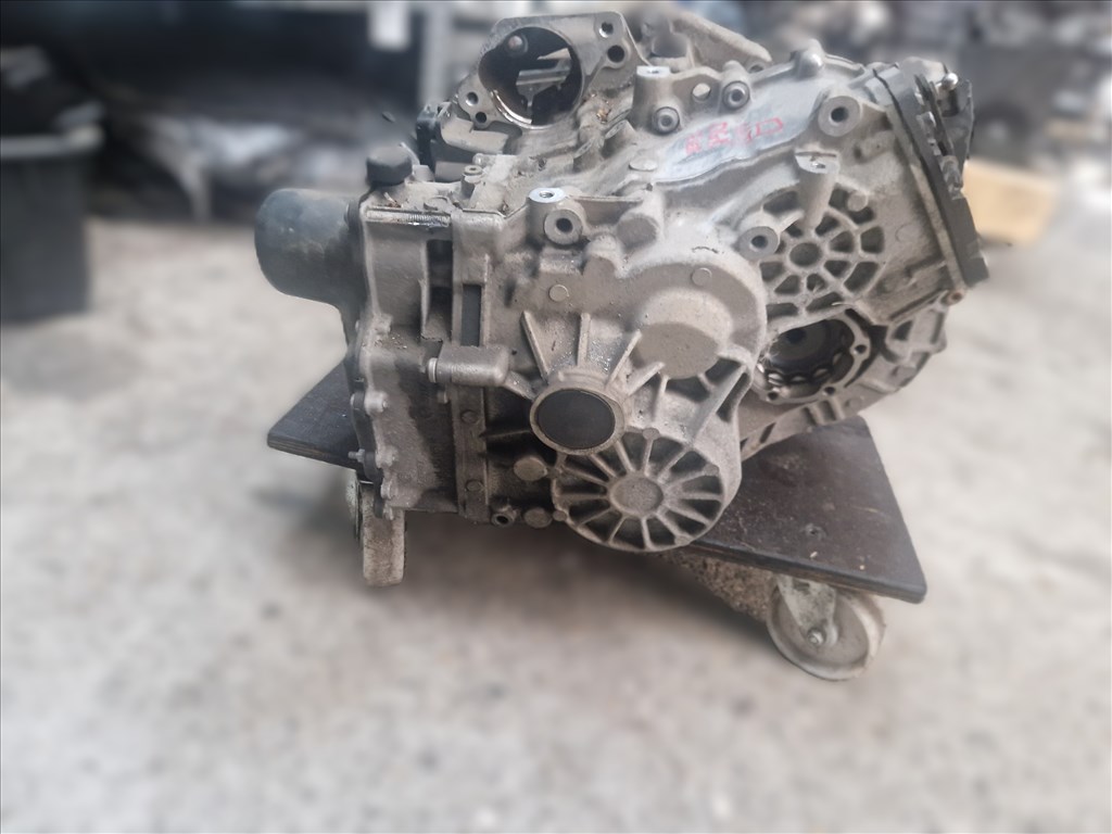 Volkswagen Golf VI 1.2 TSI, 1.4 TSI DSG váltó MGK kóddal (25948) 5. kép