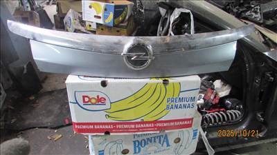 Opel Insignia A Csomagtér nyitó króm, mikrókapcsolóval