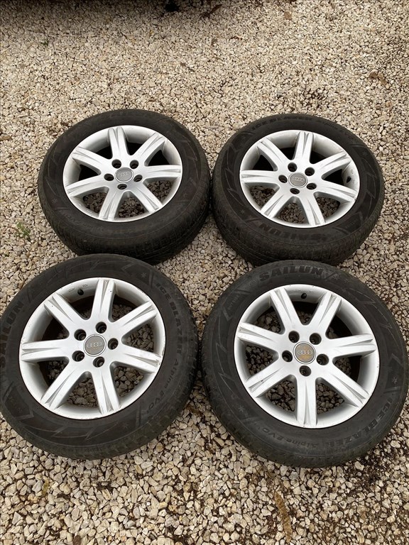  5x112 lyukosztású 16" újszerű (gyári felni) alufelni, rajta 225/55 kopott Sailun téli gumi gumi  1. kép