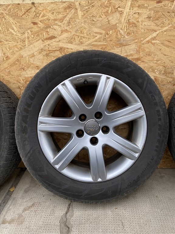  5x112 lyukosztású 16" újszerű (gyári felni) alufelni, rajta 225/55 kopott Sailun téli gumi gumi  3. kép