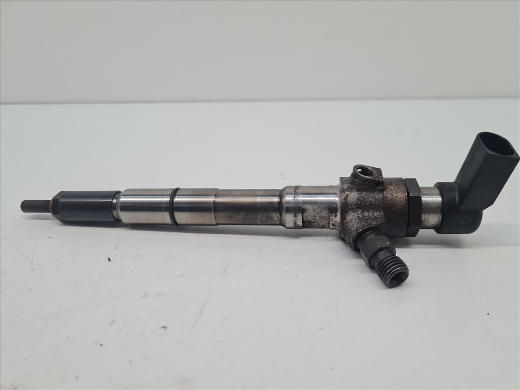 Volkswagen Golf VI 1.6 CR CAY porlasztó (27254) 03l130277b 4. kép