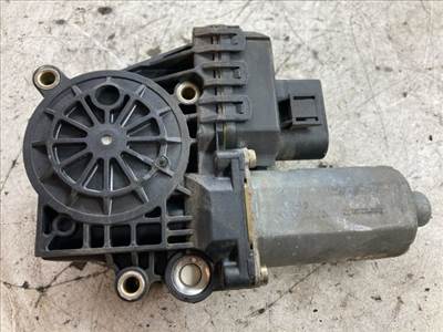 AUDI A6 C5 Jobb hátsó Ablakemelő Motor