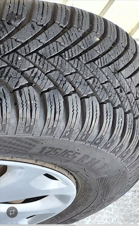  14" használt lemezfelni, rajta 175/65 újszerű Continental téli gumi gumi  5. kép
