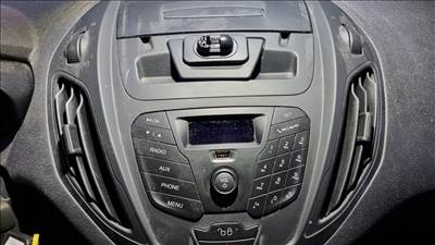 Ford Transit Courier gyári rádio usb