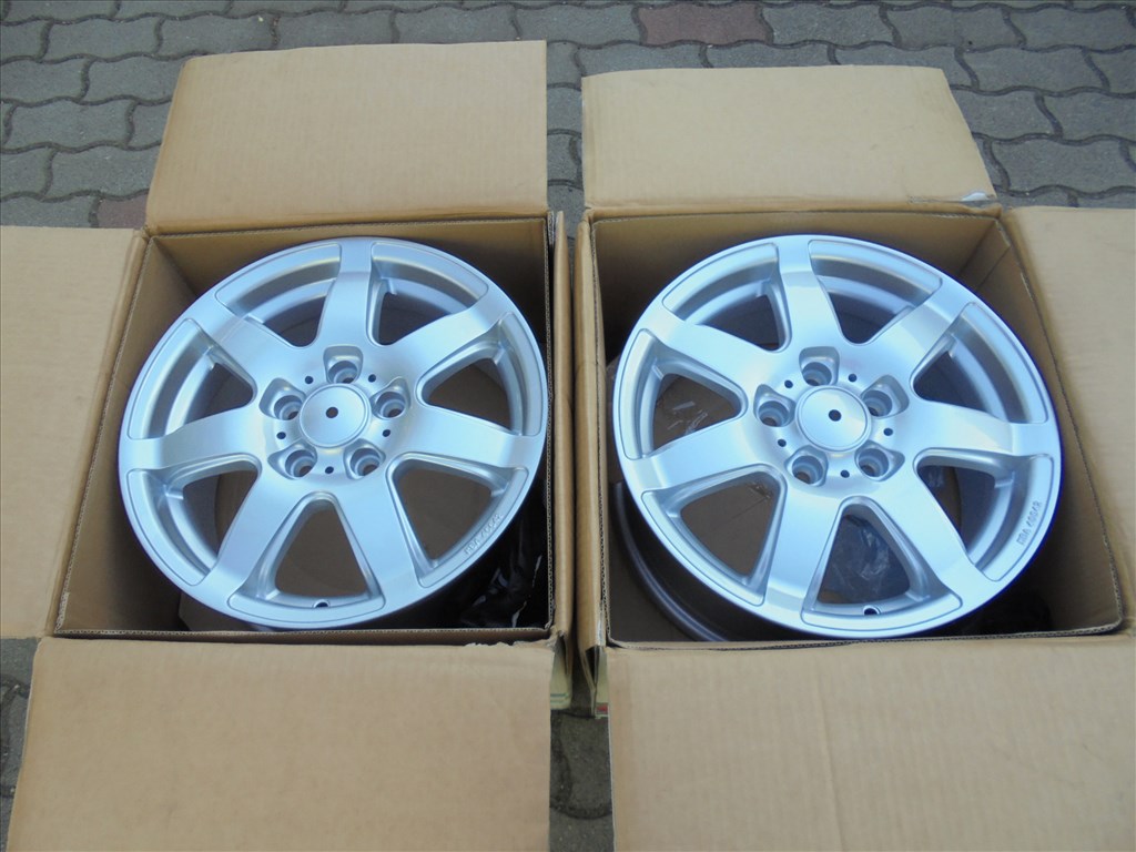 Új 15-ös 5 x 108-as Advanti racing alufelni dobozában eladó 1. kép