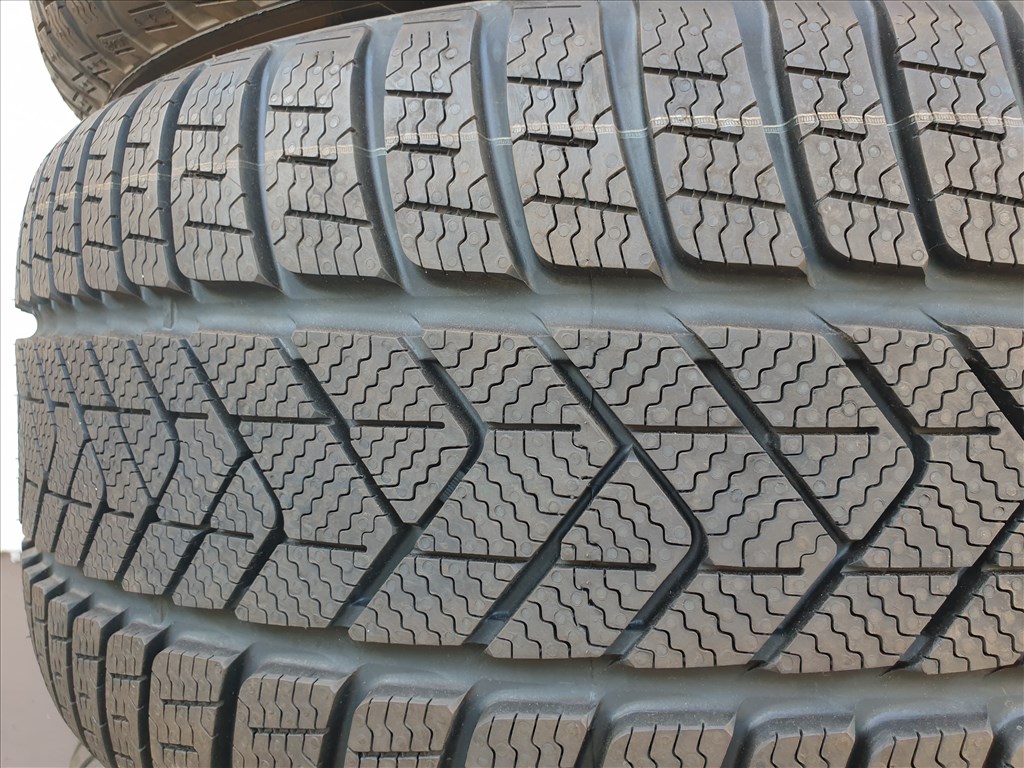  275/40 18 Pirelli Sottozero 3 (ÚJ) 3. kép