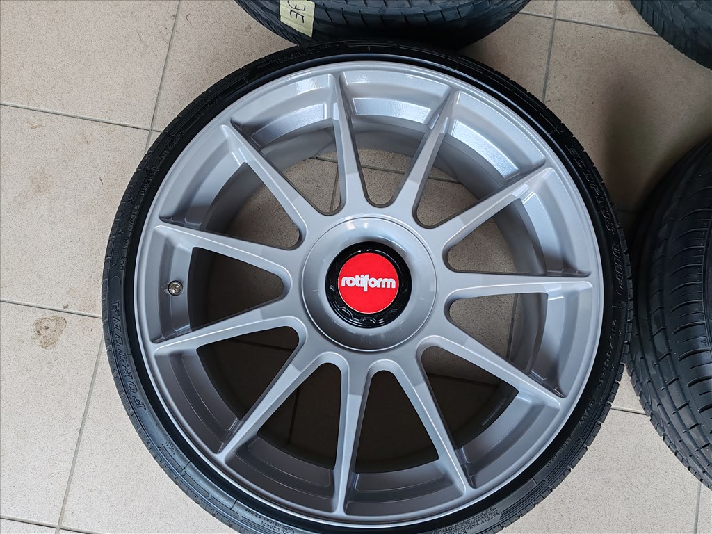 Eladó 19"-os Rotiform DTM felni gumival!!! 3. kép