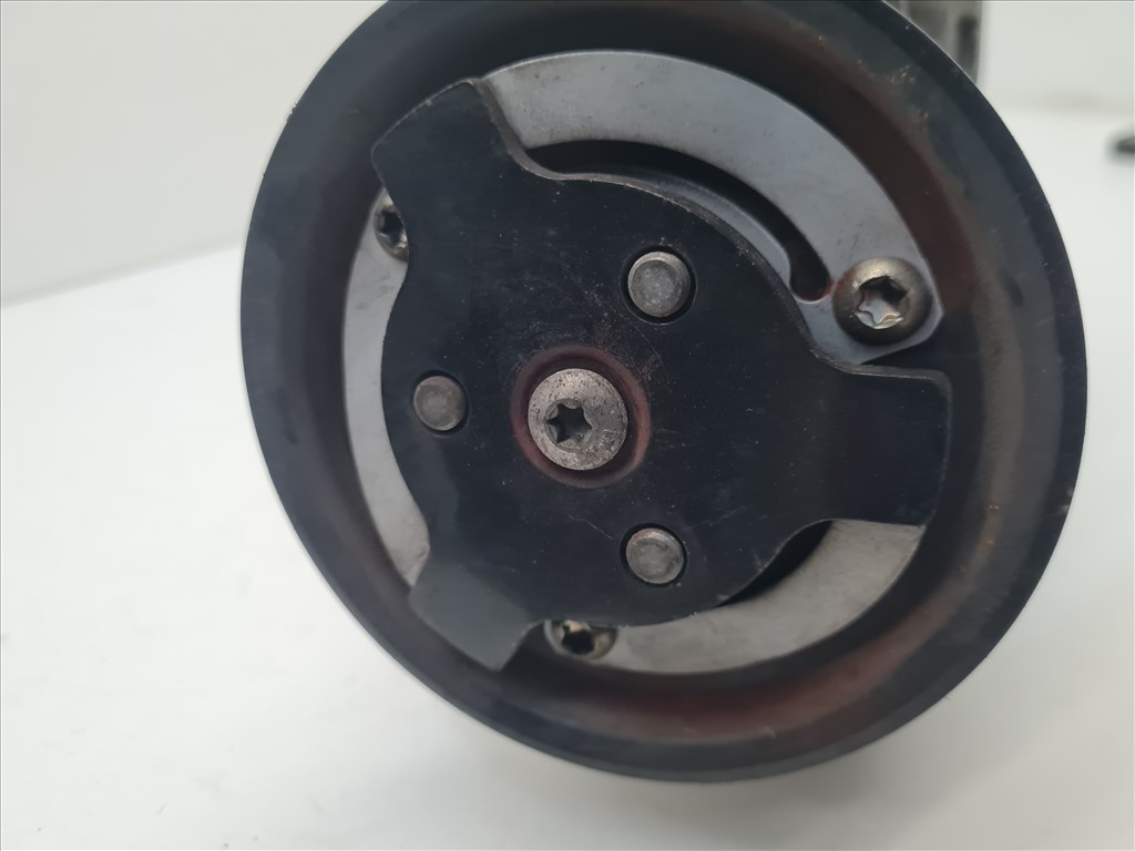 Volkswagen Golf VI 1.6 CR klímakompresszor (27247) 5n0820803a 4. kép