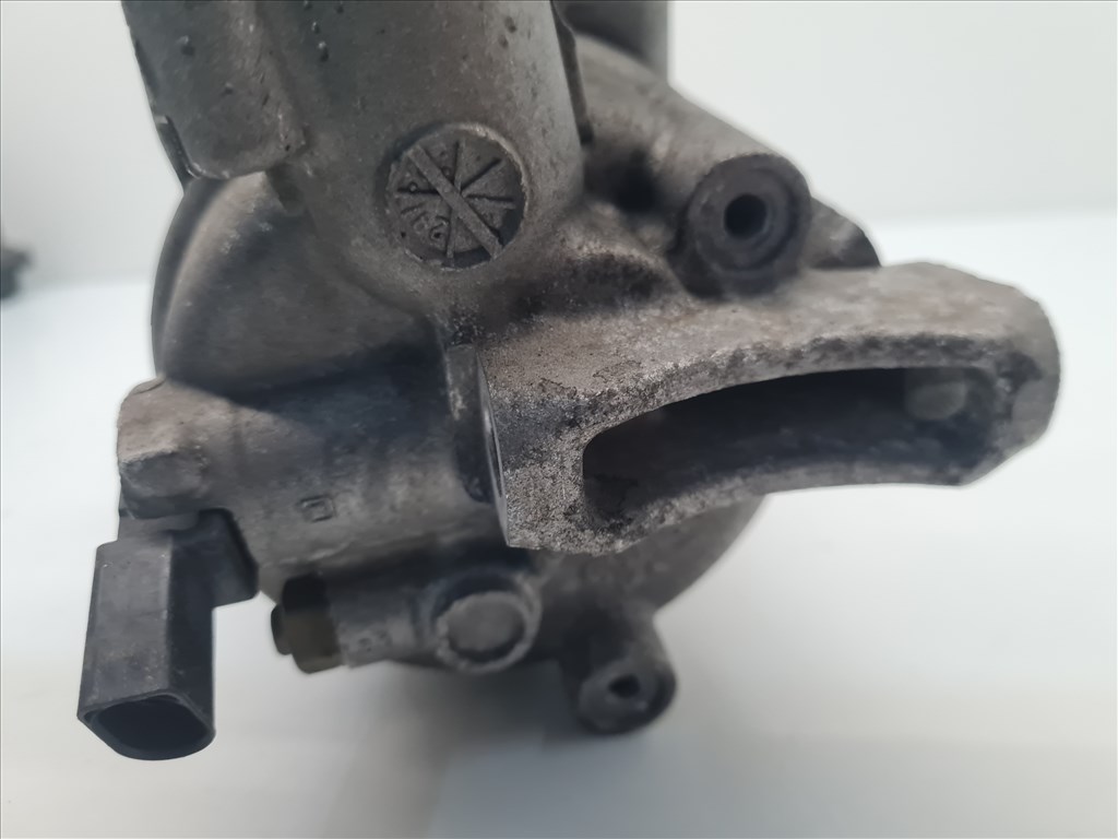 Volkswagen Golf VI 1.6 CR klímakompresszor (27247) 5n0820803a 5. kép