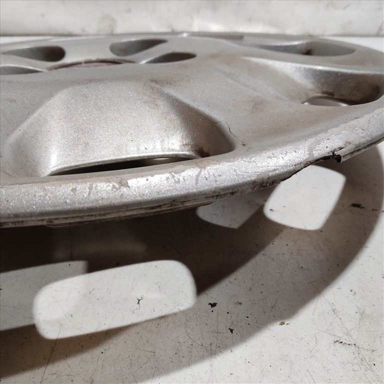 105826 Fiat Punto II.III. 13"-os dísztárcsa a képen látható állapotban 735521567 2. kép