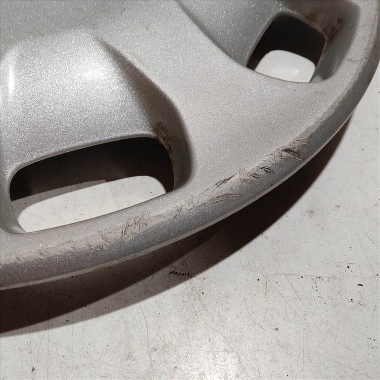 105826 Fiat Punto II.III. 13"-os dísztárcsa a képen látható állapotban 735521567 3. kép