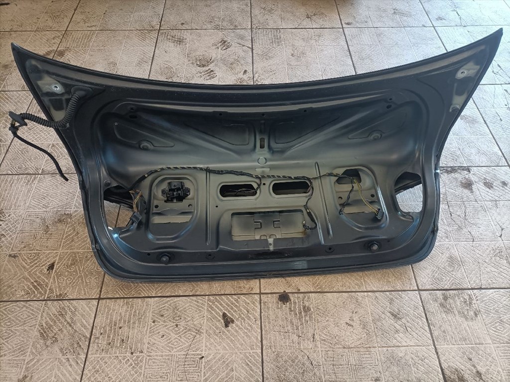 BMW 318 (E90, E91, E92, E93) bontott alkatrészei 10. kép