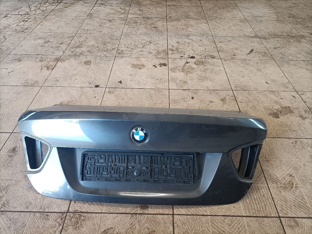 BMW 318 (E90, E91, E92, E93) bontott alkatrészei 11. kép