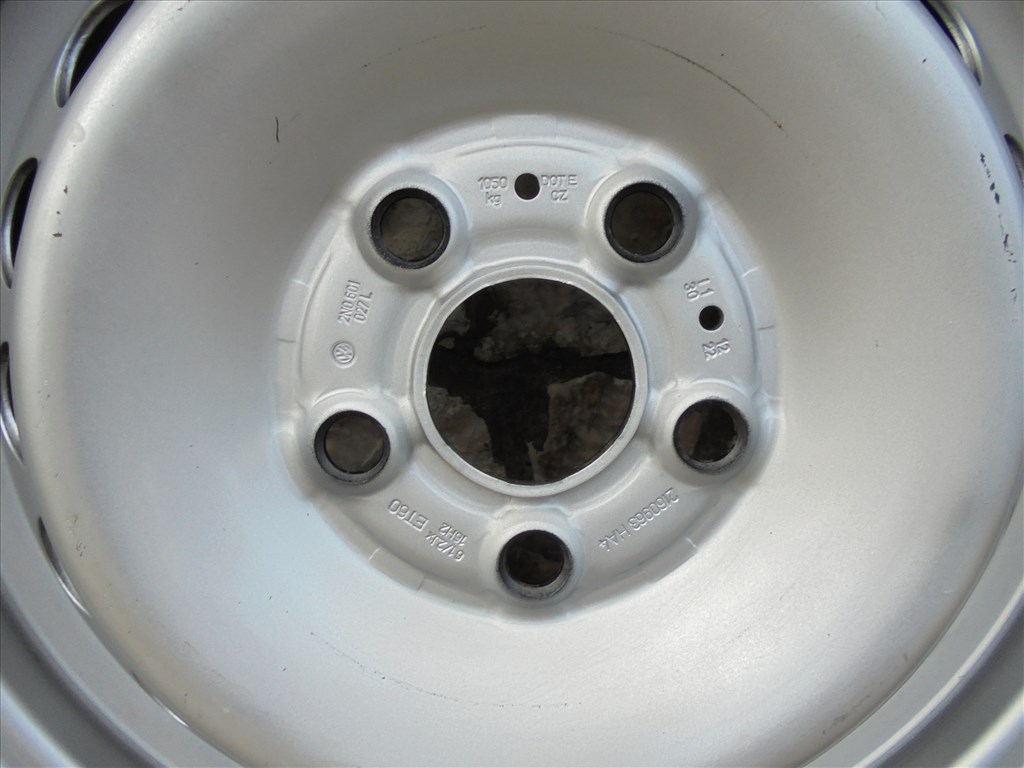 16-os Crafter lemezfelni 2022-es 235/65-ös téli gumival eladó 6. kép