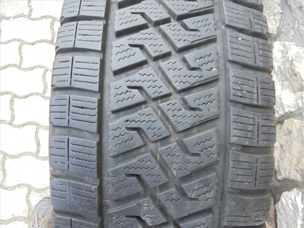 16-os Crafter lemezfelni 2022-es 235/65-ös téli gumival eladó 11. kép