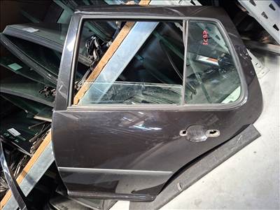 Volkswagen Golf IV bal hátsó ajtó LC9Z (25933)