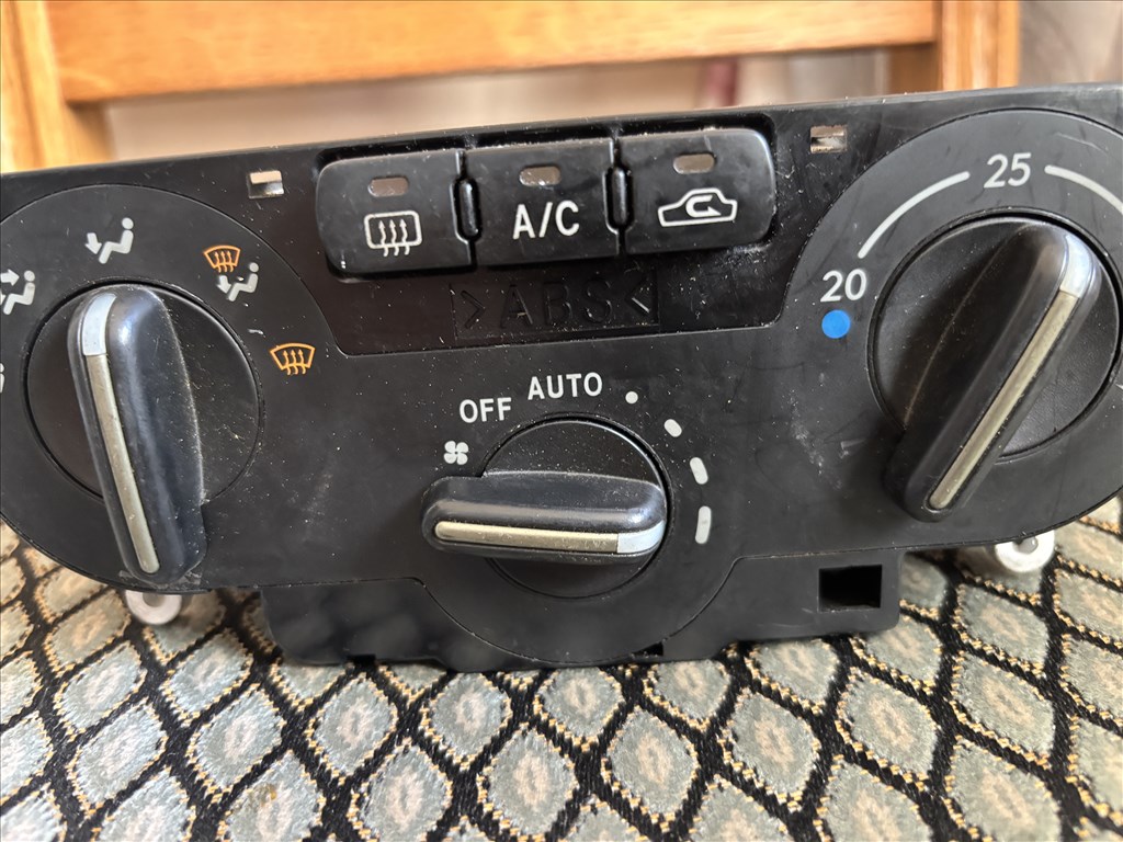 Subaru Impreza II fűtés klíma panel kapcsoló 3b45234700 3. kép