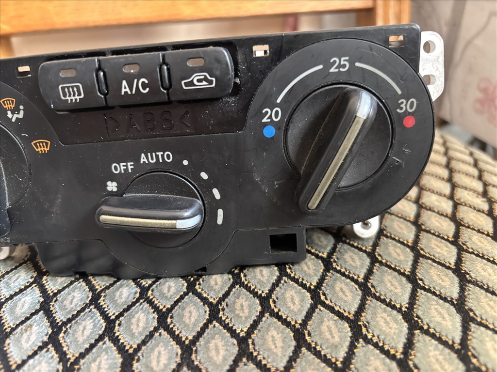 Subaru Impreza II fűtés klíma panel kapcsoló 3b45234700 4. kép