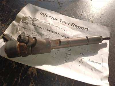 Toyota Auris 1.4D-4D porlasztó  bosch0445110227130