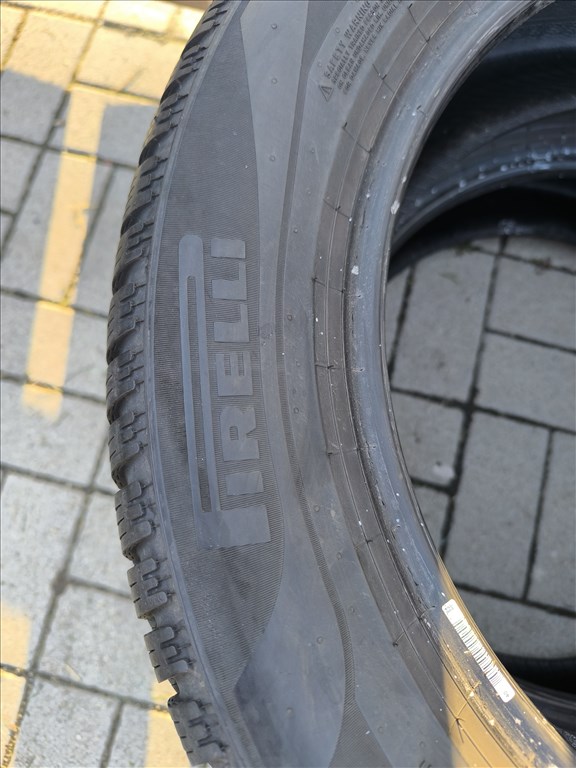  225/55R18" Pirelli téli gumi eladó 2db. 2022-es! 2. kép