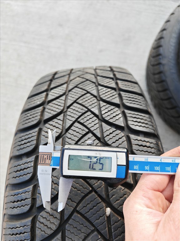 17" 5x112 VW gyári alufelni szett téligumikkal! 10. kép