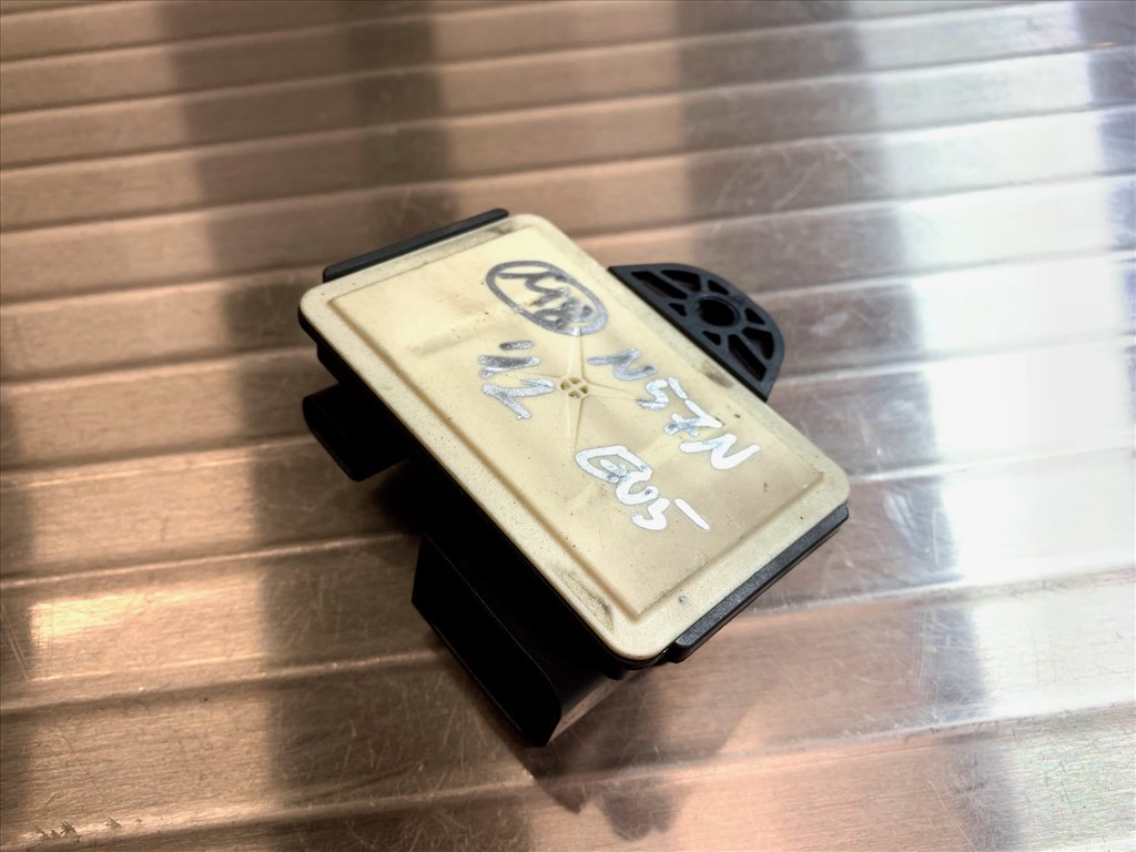 BMW E70, E71, F0X, F1X, F25, F26 N57 6henger izzítás vezérlő 8519472 7823290  12217823290 12218519472 2. kép