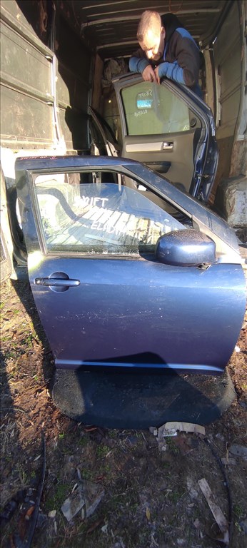 Suzuki Swift IV Jobb első ajtó  1. kép