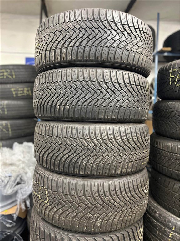  235/4518"Falken téli gumi 235/45R18, 235/45 R18, 4db 1. kép