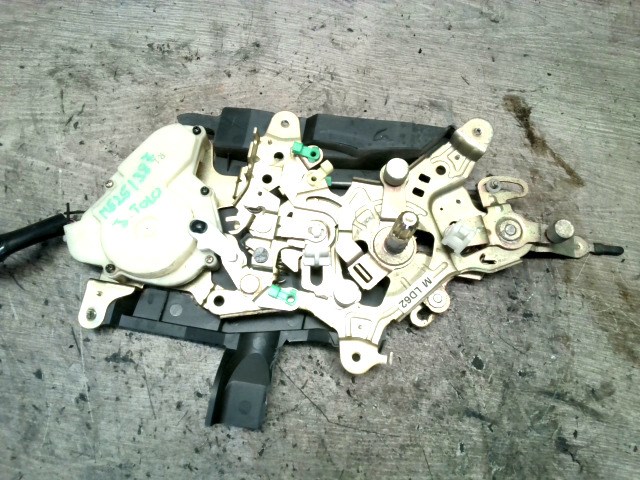 MAZDA MPV 99-05 Jobb tolóajtó zárszerkezet 1. kép