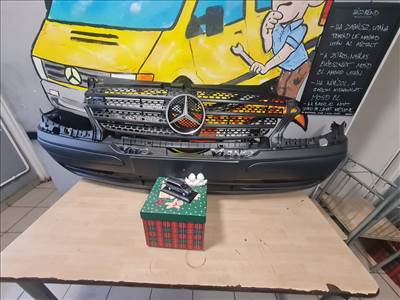 Mercedes Vito (2nd gen) W639 első lökhárító üresen 