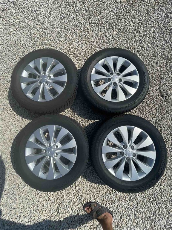  SSangyong 17" gyári alufelni 225/60 újszerű Hankook téli gumi   1. kép