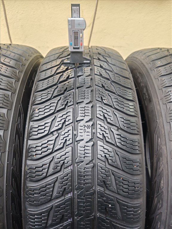  225/6517" újszerű Nokian téli gumi gumi 1. kép
