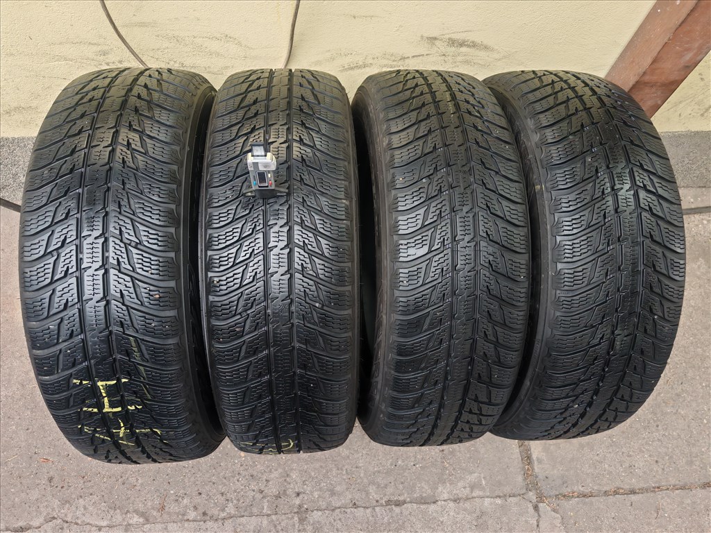  225/6517" újszerű Nokian téli gumi gumi 2. kép