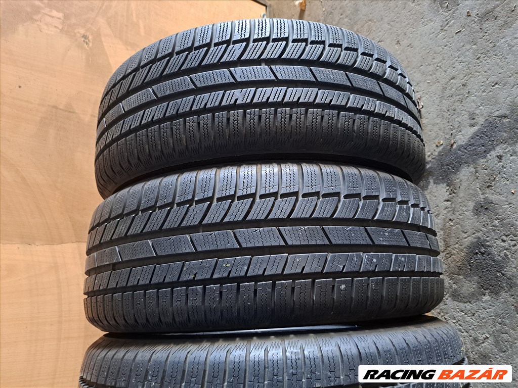 4db 215/55 R17 TOYO Snowprox (peremvédős) Újszerű téli gumi eladó!  ára 15000Ft/db 7-8mm minta  2. kép