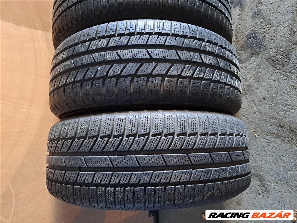 4db 215/55 R17 TOYO Snowprox (peremvédős) Újszerű téli gumi eladó!  ára 15000Ft/db 7-8mm minta  3. kép