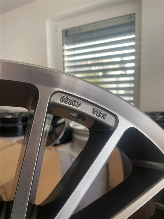 Mercedes/Keskin gyári 18” alufelni 4. kép