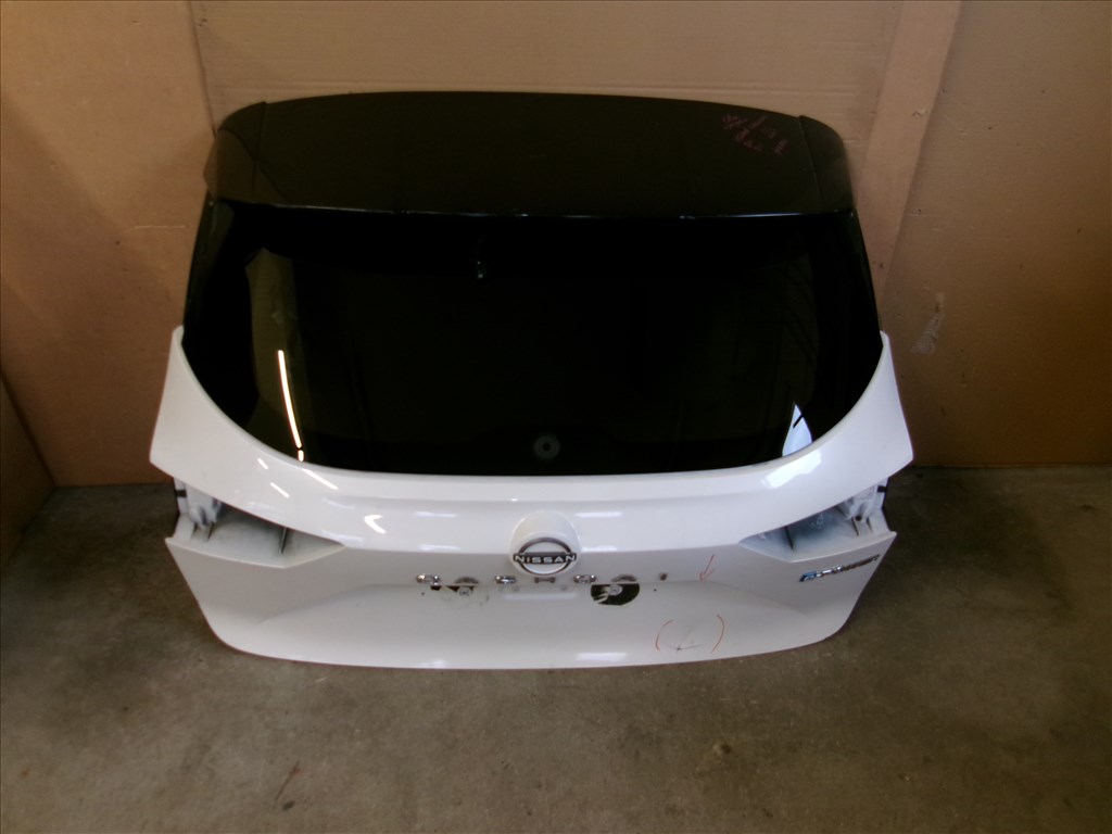 NISSAN QASHQAI csomagtér ajtó 2021- 1. kép