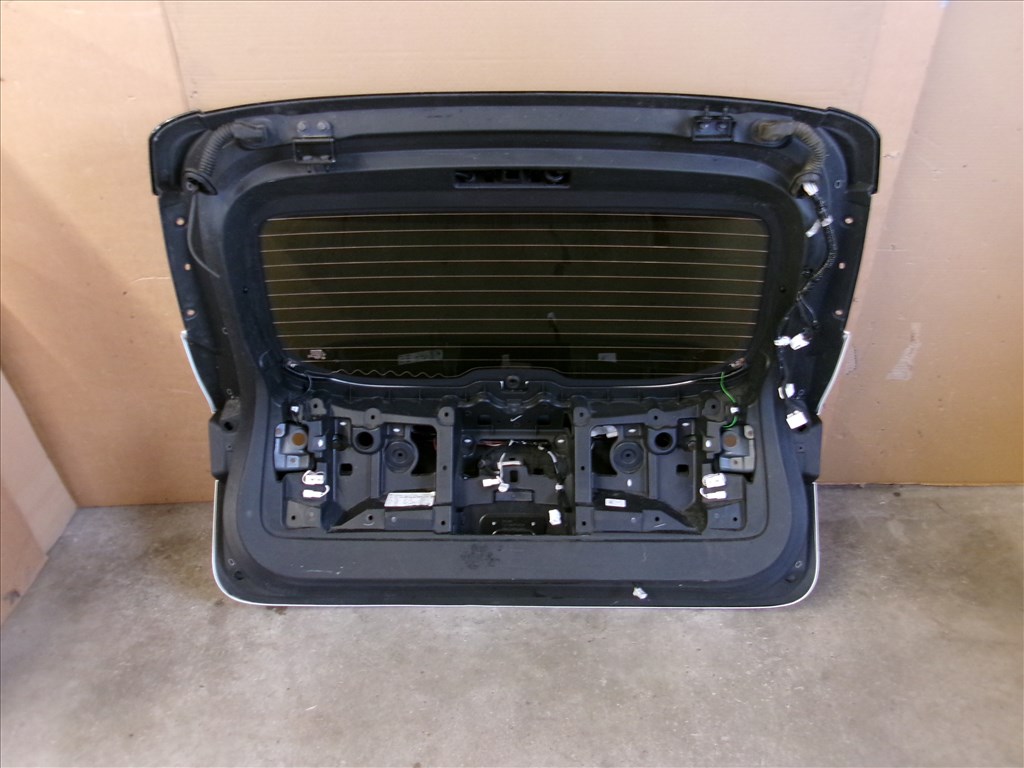 NISSAN QASHQAI csomagtér ajtó 2021- 5. kép