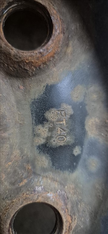  Nissan Juke 16"; J6,5; 5x114.3  lemezfelni, rajta 205/60 R16 használt Hankook téli gumi  4. kép