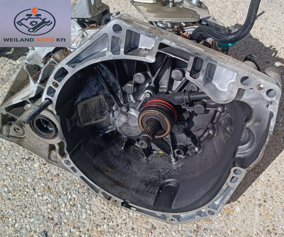 Dacia Duster Sebességváltó Manuális Váltó TL4082 1. kép