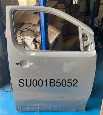 Toyota Pro Ace Verso jobb első ajtó su001b5052
