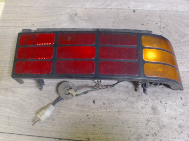 SUZUKI SWIFT 89-96 Jobb hátsó lámpa 1. kép