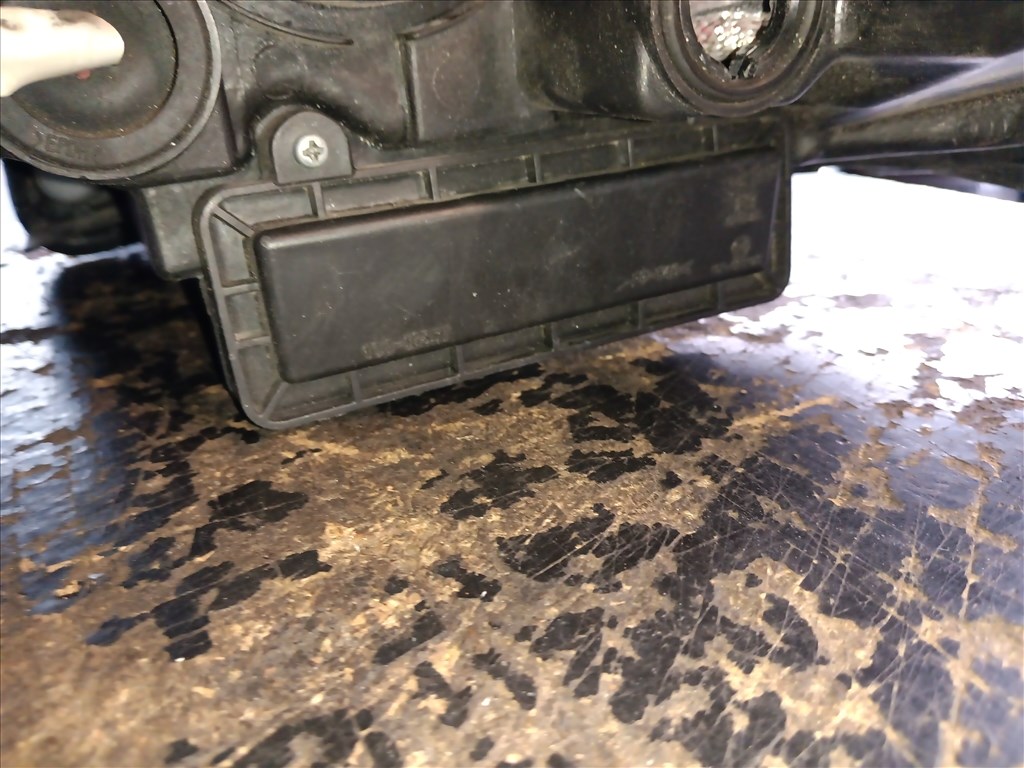 Toyota Avensis T25 Jobb első xenon fényszóró  koito0544 4. kép