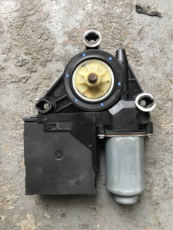 VW GOLF V_OCTAVIA II_jobb első ablakemelő motor 1k0959792g 2. kép