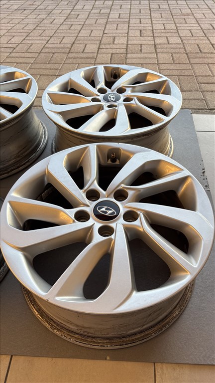  5x114.3 lyukosztású 7JJ 17" használt (gyári felni) alufelni 3. kép