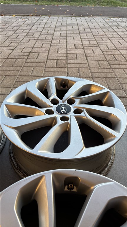  5x114.3 lyukosztású 7JJ 17" használt (gyári felni) alufelni 5. kép